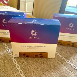 Optavia Peanut Butter & Chocolate Chip Bars